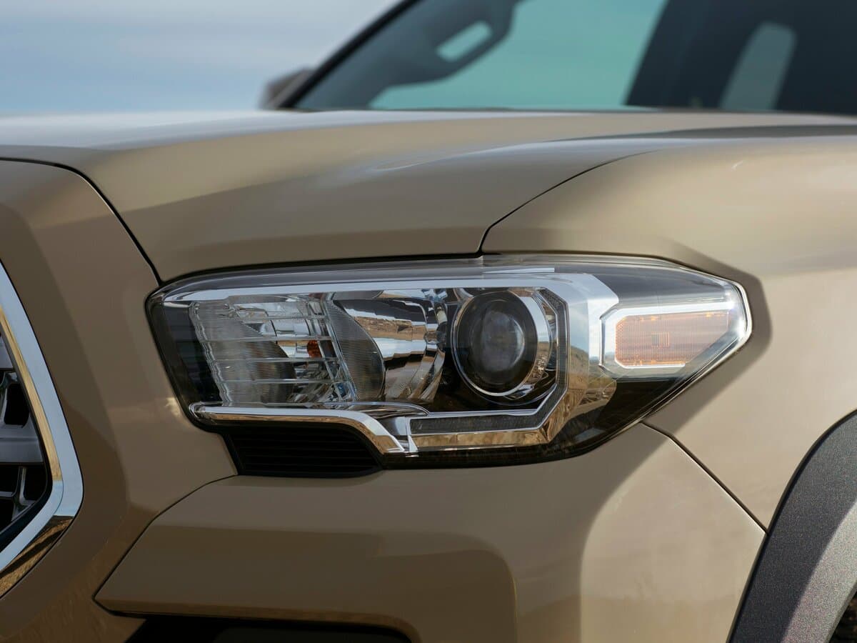 Toyota Tacoma III — Fara