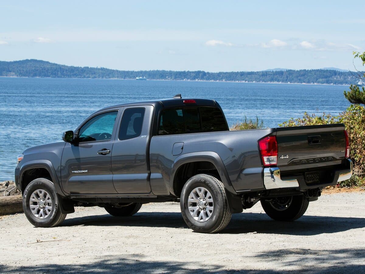 Toyota Tacoma III — 3/4 arxadan