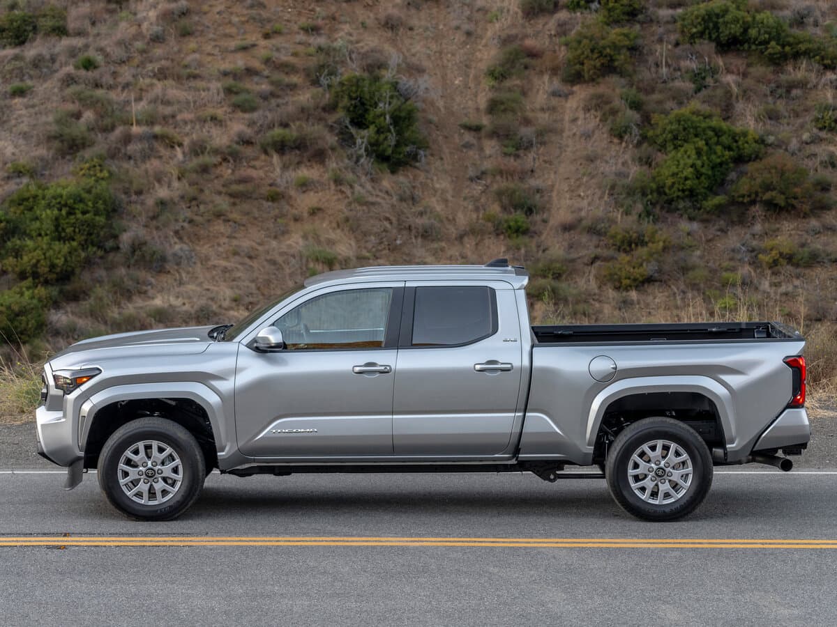 Toyota Tacoma IV — Yandan