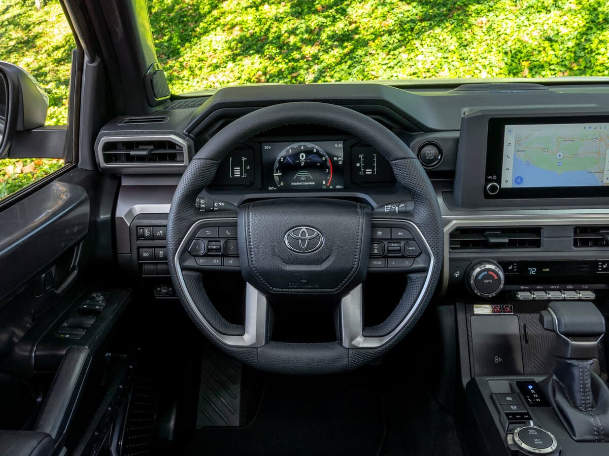 Toyota Tacoma IV — Sükan