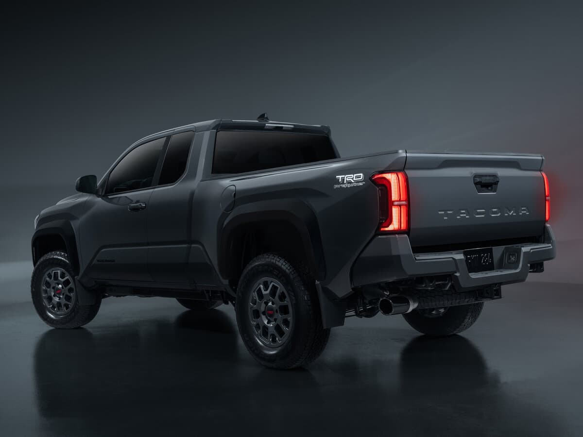 Toyota Tacoma IV — 3/4 arxadan