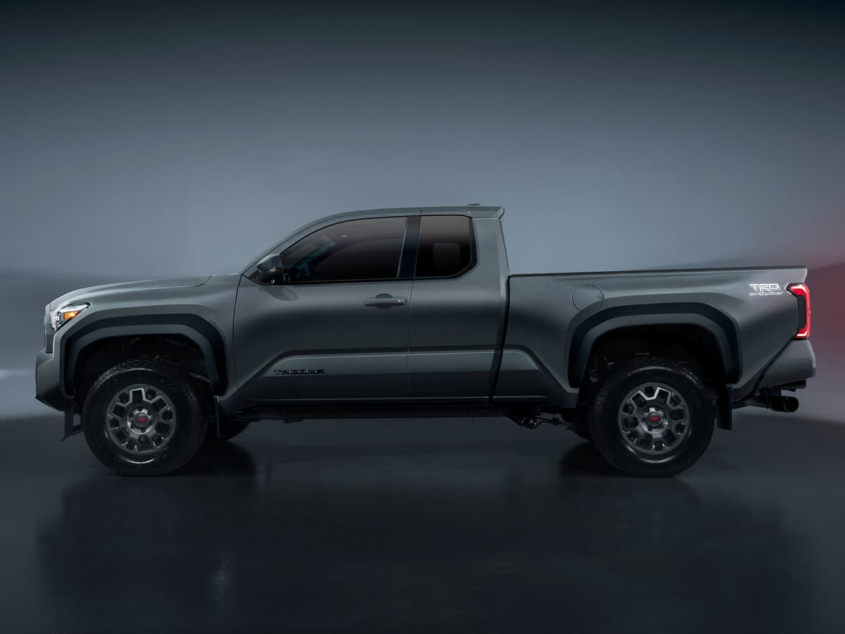 Toyota Tacoma IV — Yandan
