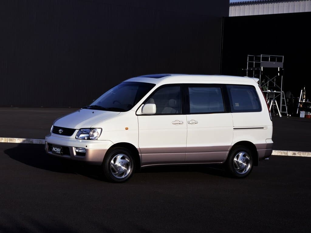 Toyota Town Ace III — Yandan