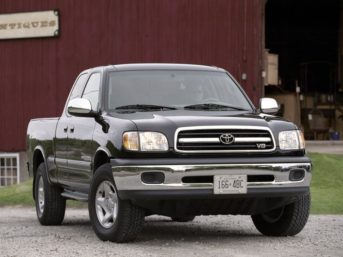 Toyota Tundra I — Öndən