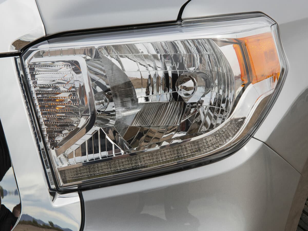 Toyota Tundra II Restayling — Fara