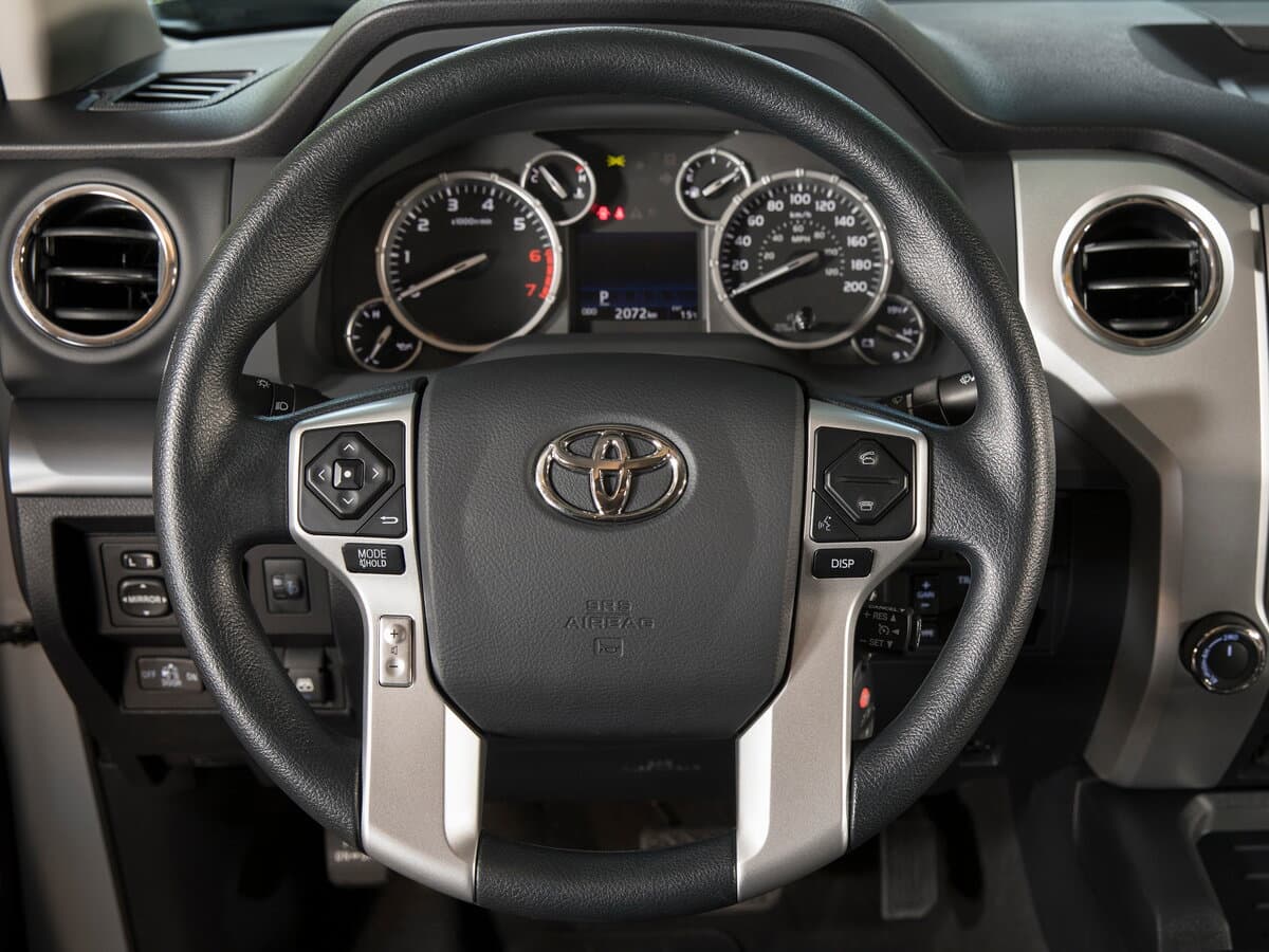 Toyota Tundra II Restayling — Sükan