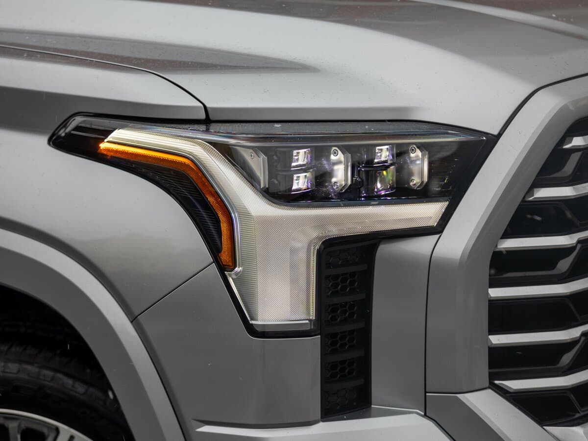 Toyota Tundra III — Fara