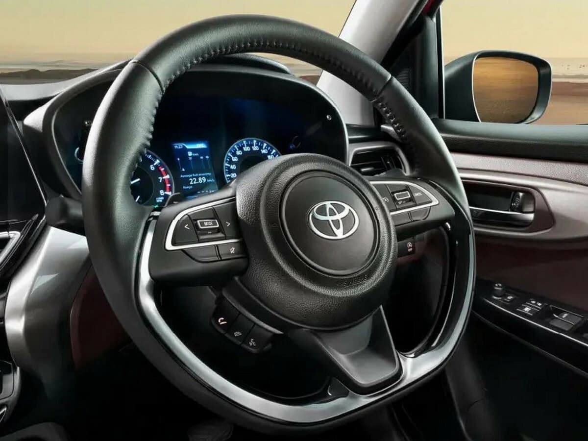 Toyota Urban Cruiser Taisor 2024 – indiyədək — Sükan