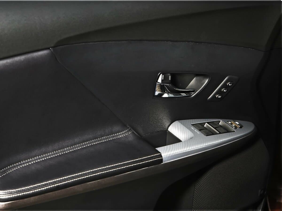 Toyota Venza I Restayling — Qapı