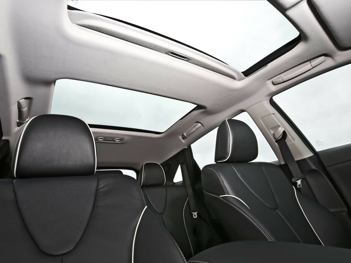 Toyota Venza I Restayling — Salon, arxadan