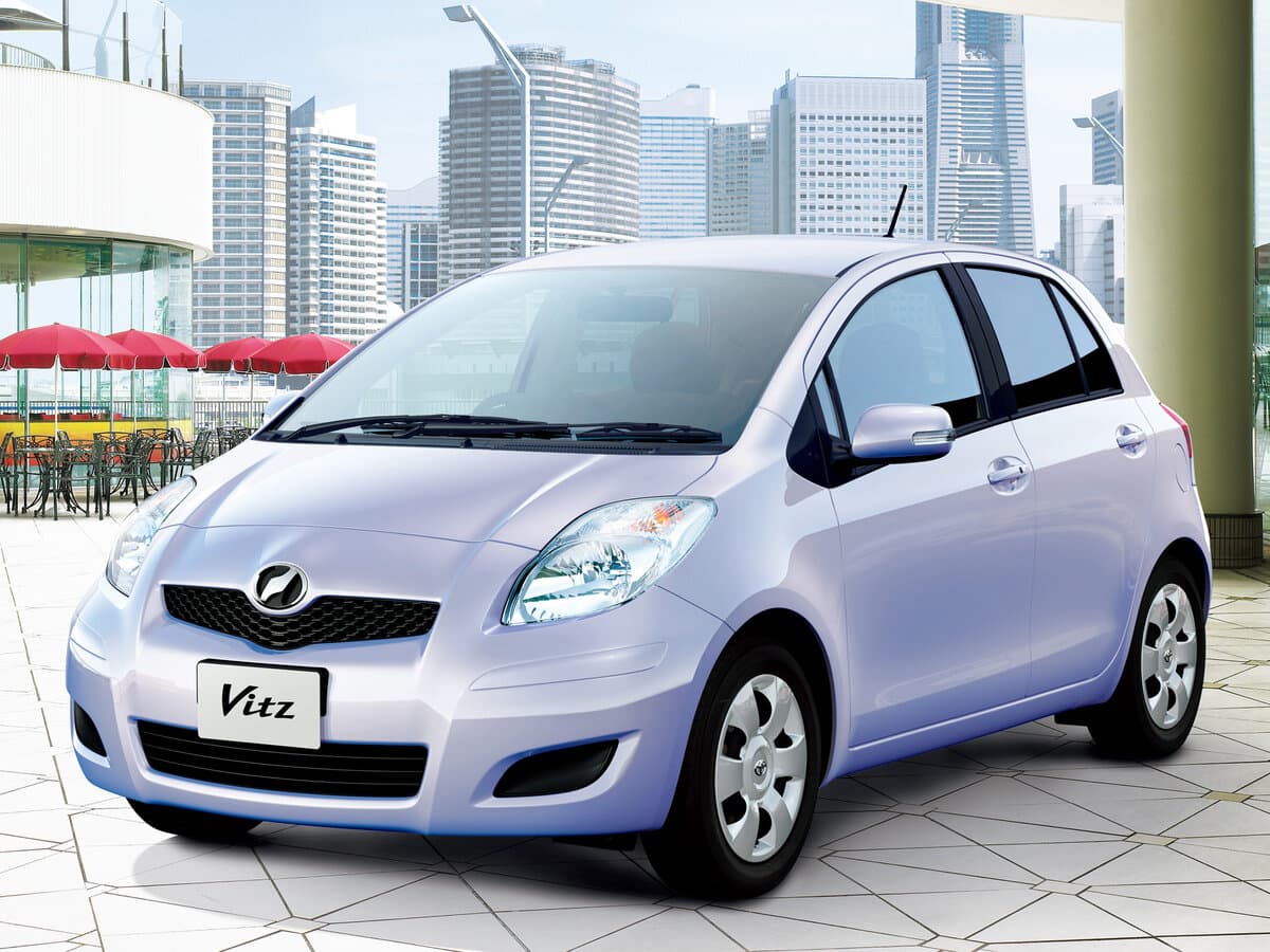 Toyota Vitz II (XP90) — Əsas şəkil