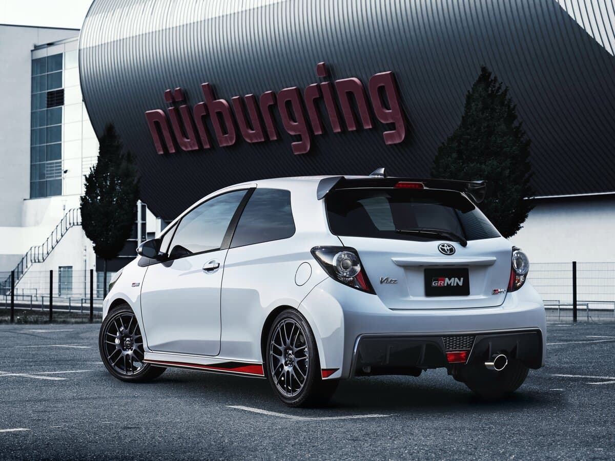 Toyota Vitz III (XP130) Restayling — 3/4 arxadan