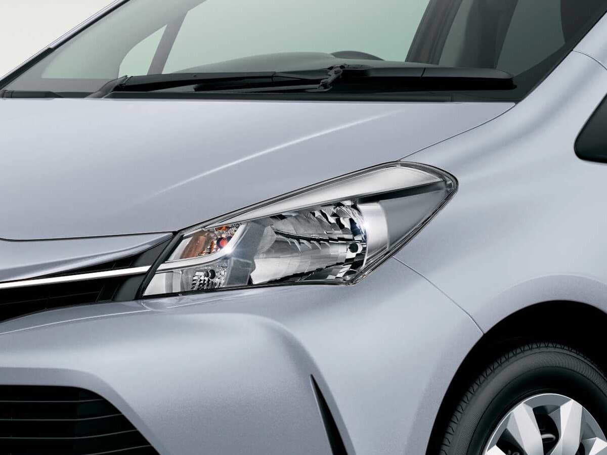 Toyota Vitz III (XP130) Restayling — Fara