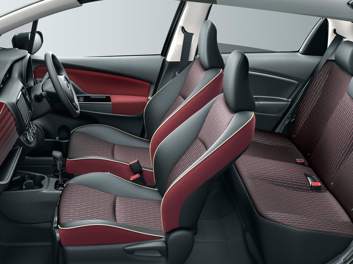 Toyota Vitz III (XP130) Restayling 2 — Salon, öndən