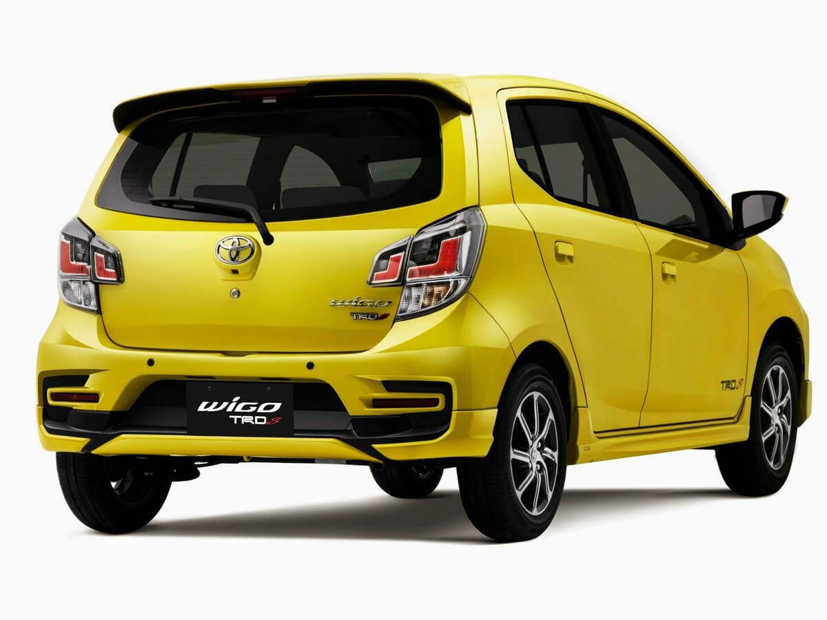 Toyota Wigo I Restayling 2 — 3/4 arxadan
