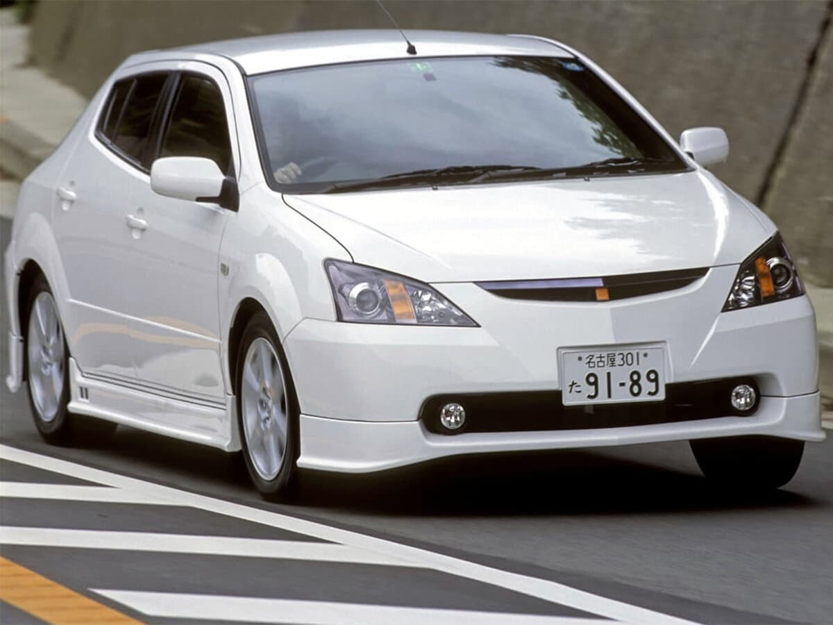 Toyota WiLL II (VS) — Öndən