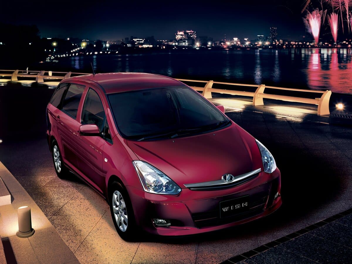 Toyota Wish I Restayling — Öndən
