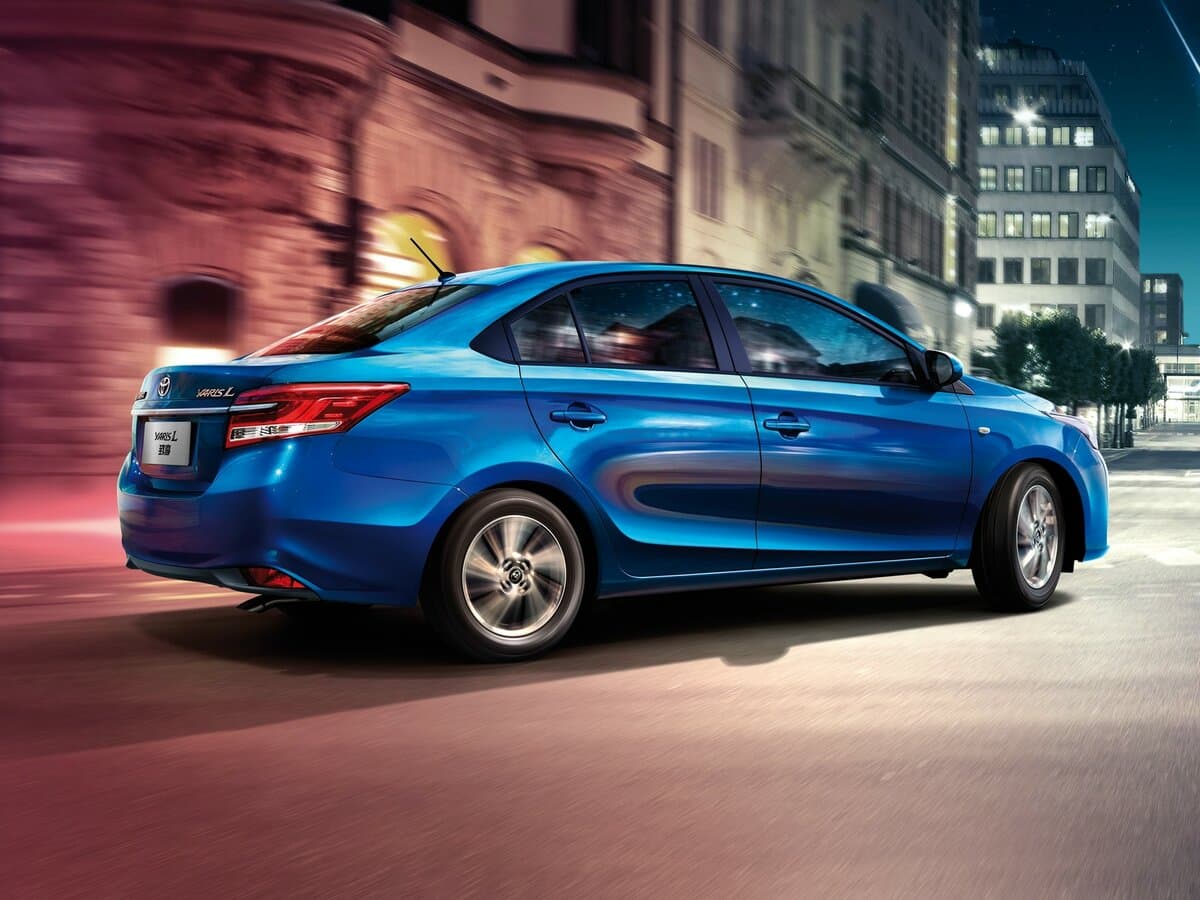 Toyota Yaris XP150 Restayling — 3/4 arxadan