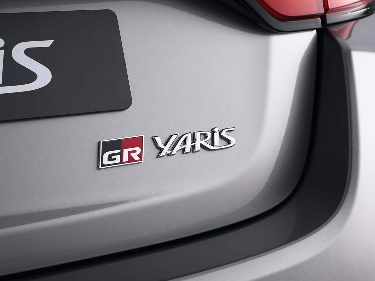 Toyota Yaris IV Restayling — Salon, arxadan