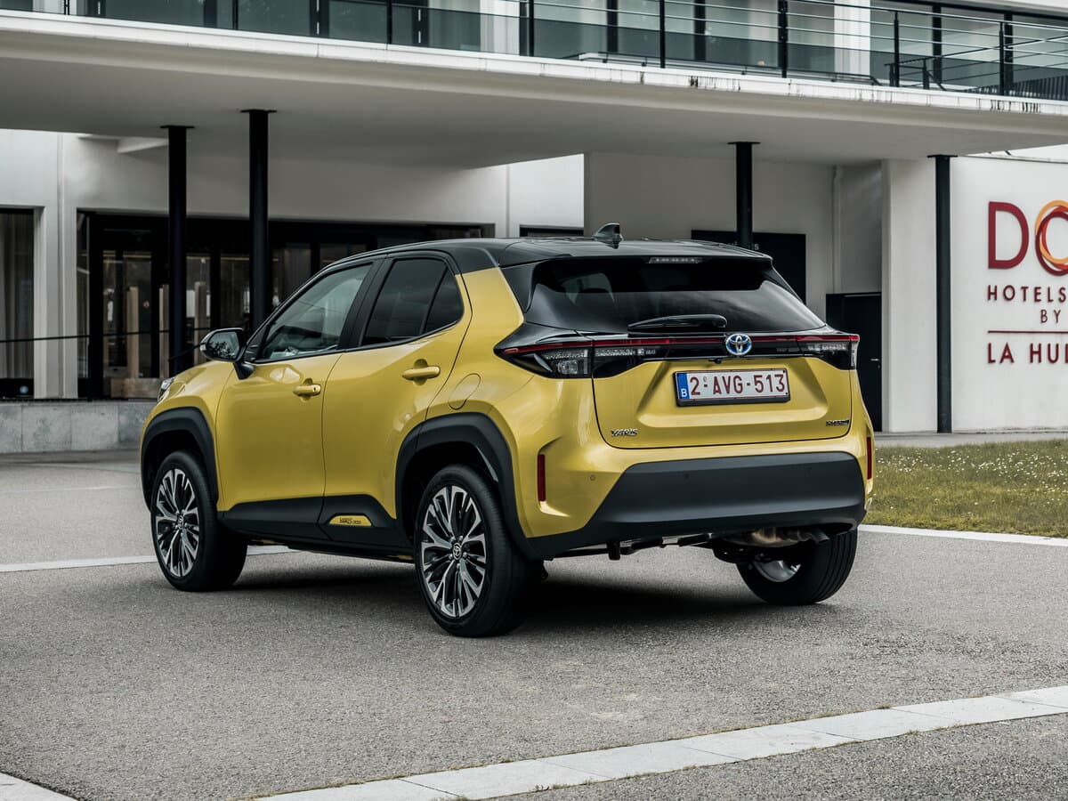 Toyota Yaris Cross I — 3/4 arxadan