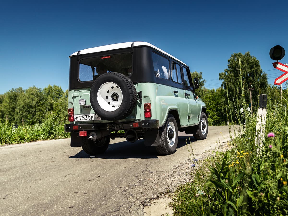 Uaz Hanter 2003 – indiyədək — 3/4 arxadan