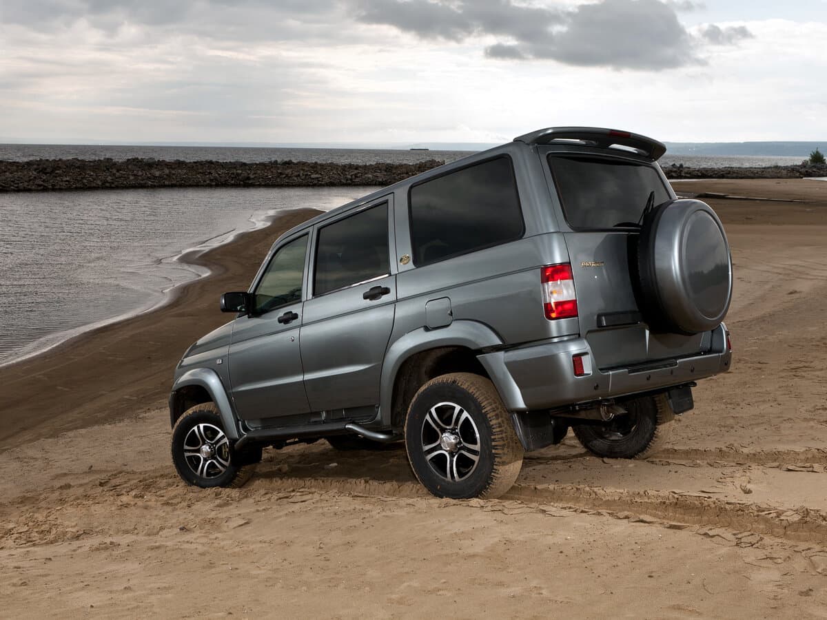 Uaz Patriot I Restayling — 3/4 arxadan