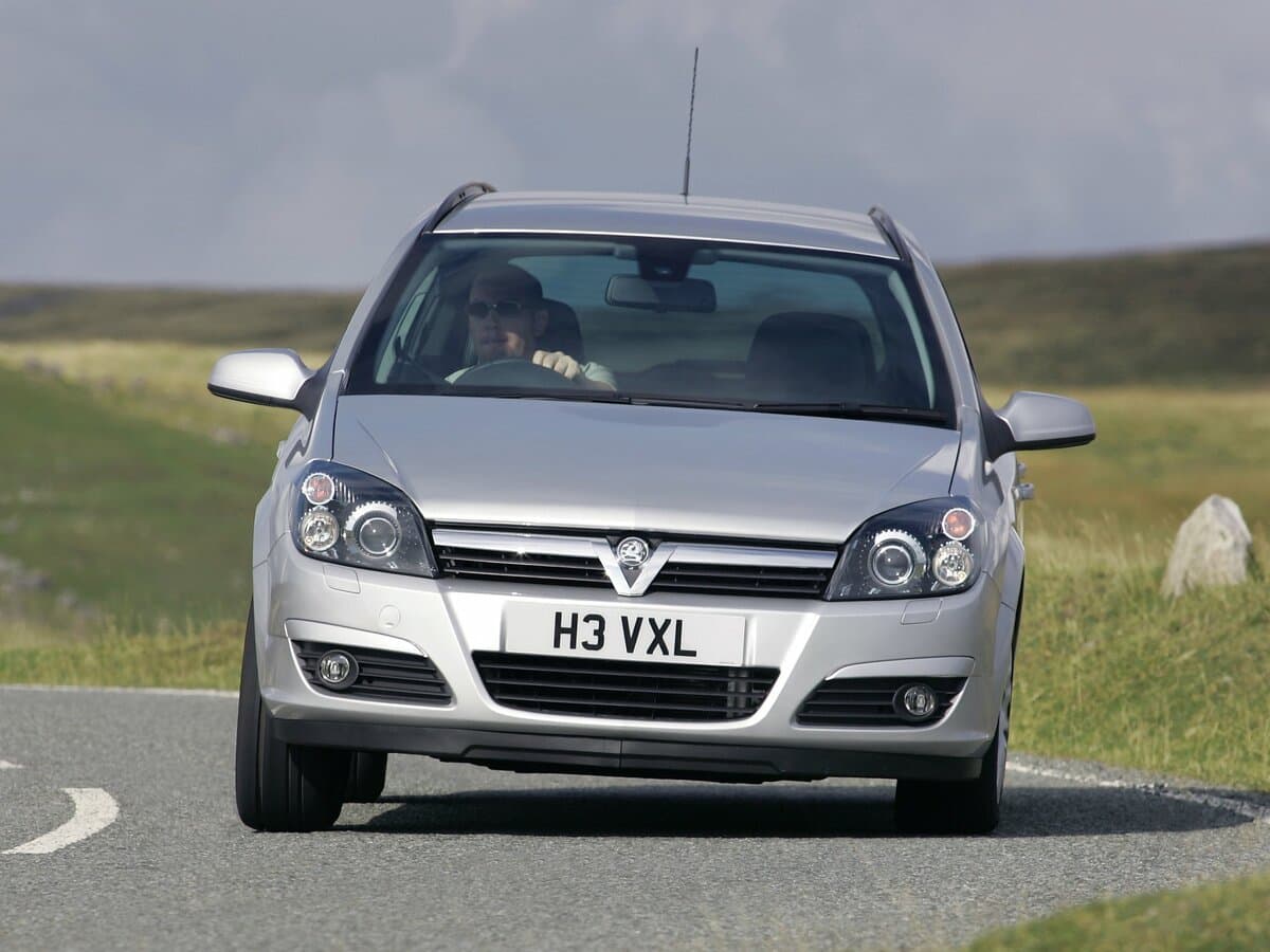 Vauxhall Astra H — Öndən