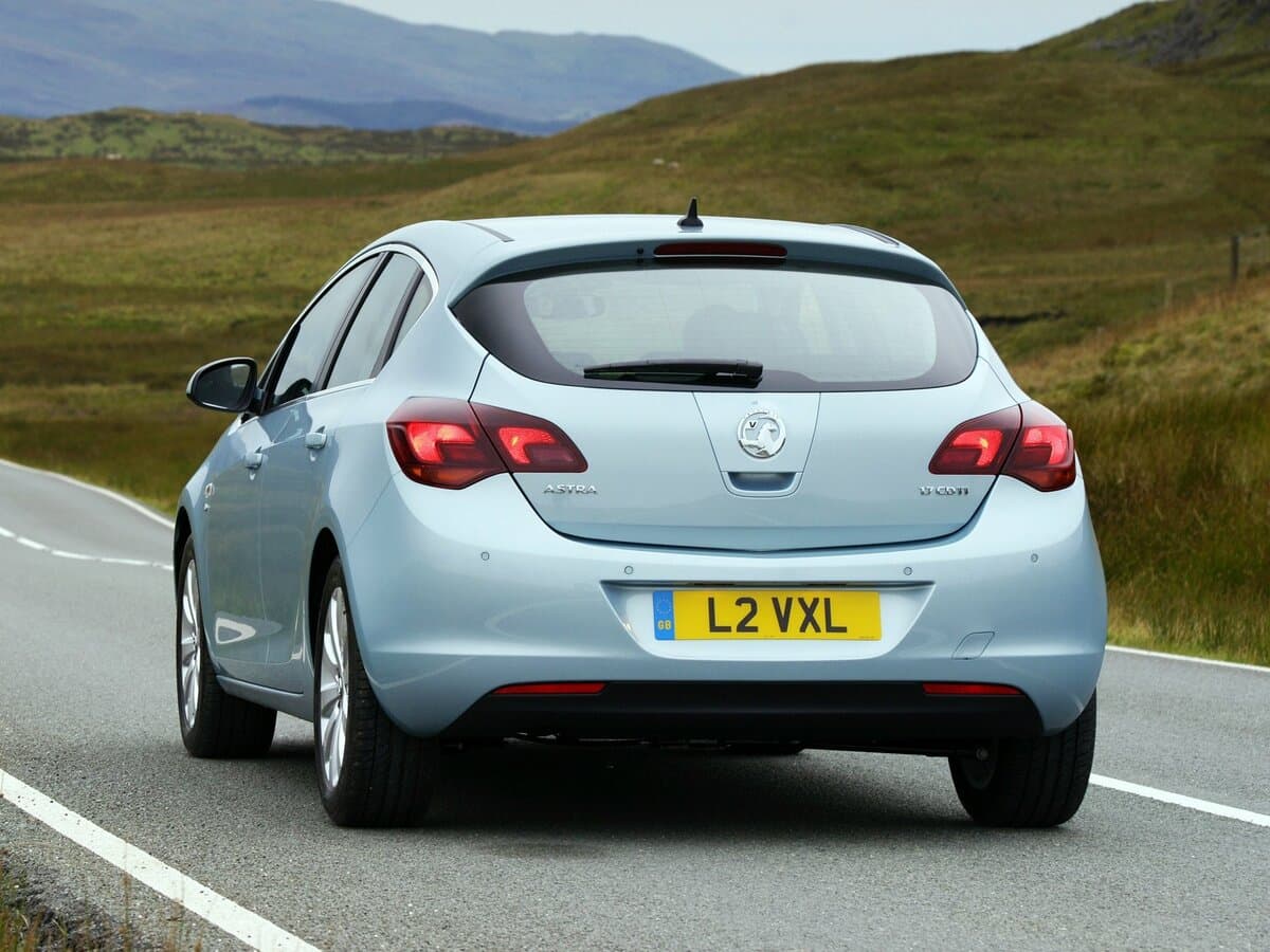 Vauxhall Astra J — Arxadan