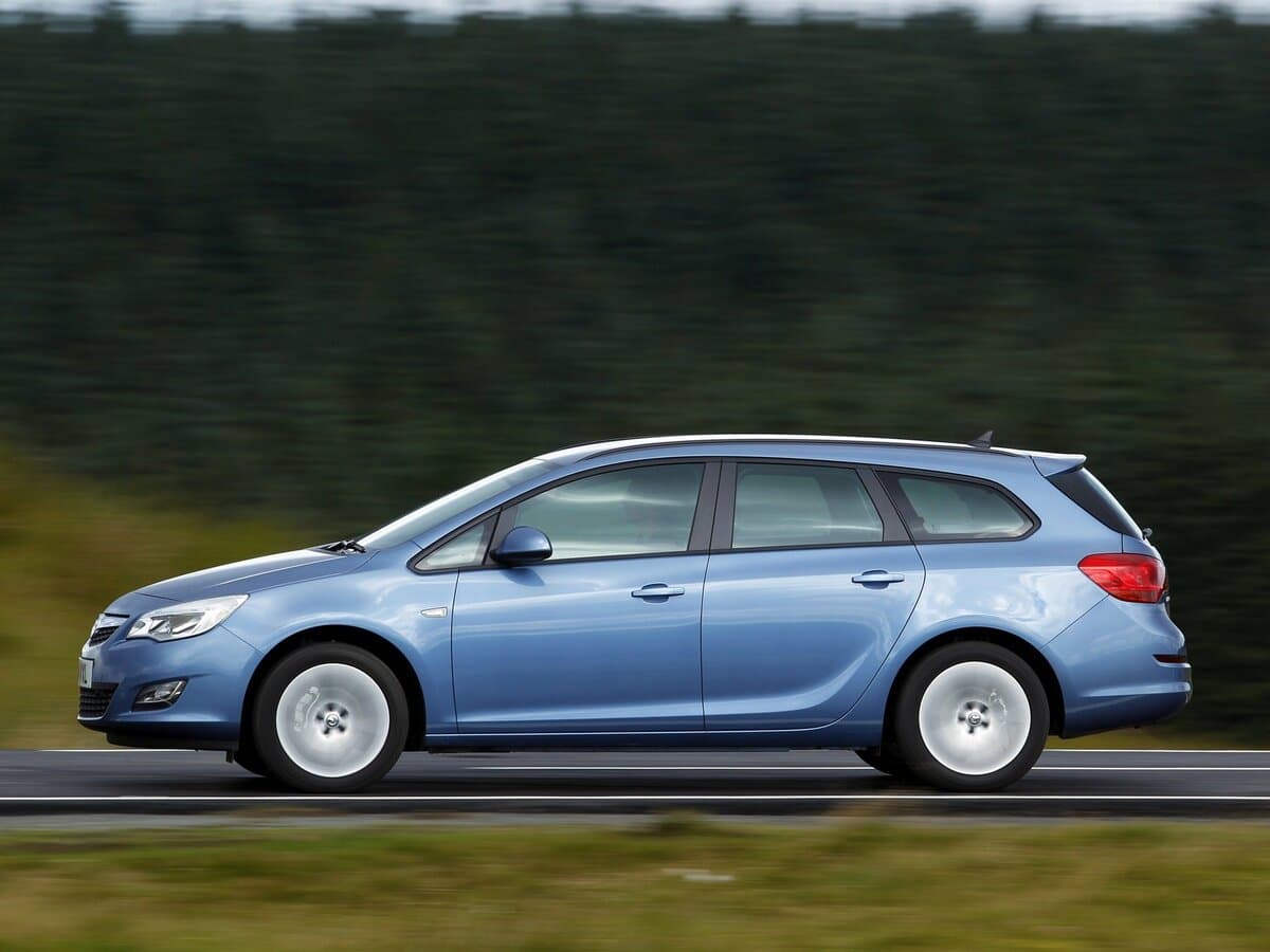 Vauxhall Astra J — Yandan