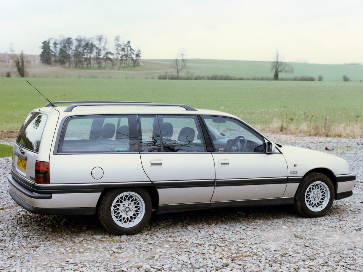 Vauxhall Carlton 1984 – 1994 — yandan görünüş