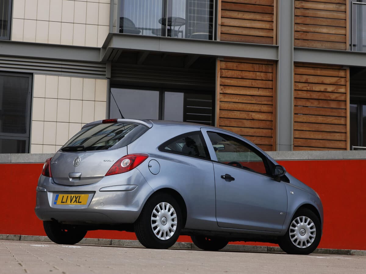 Vauxhall Corsa D — 3/4 arxadan
