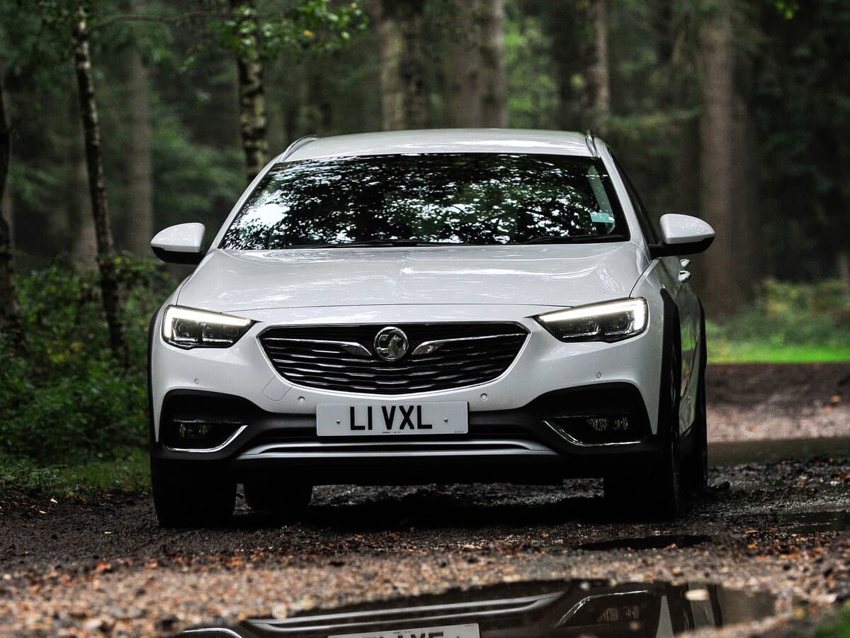 Vauxhall Insignia II — Öndən