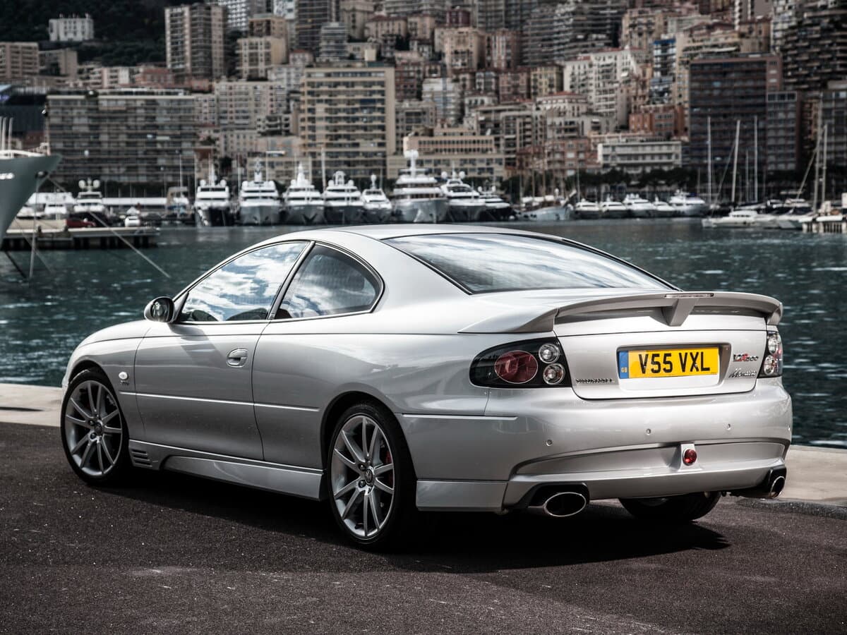 Vauxhall Monaro 2001 – 2007 — 3/4 arxadan