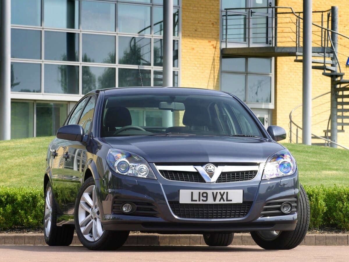 Vauxhall Vectra C — Öndən