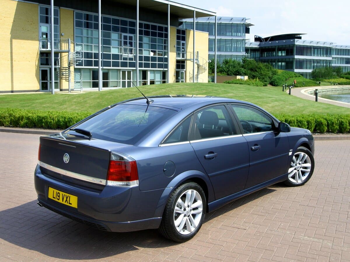 Vauxhall Vectra C — 3/4 arxadan