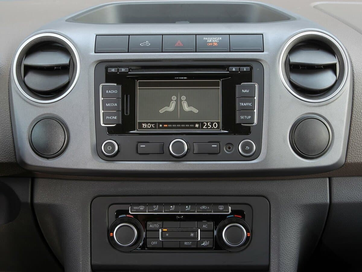 Volkswagen Amarok I — Salon, öndən