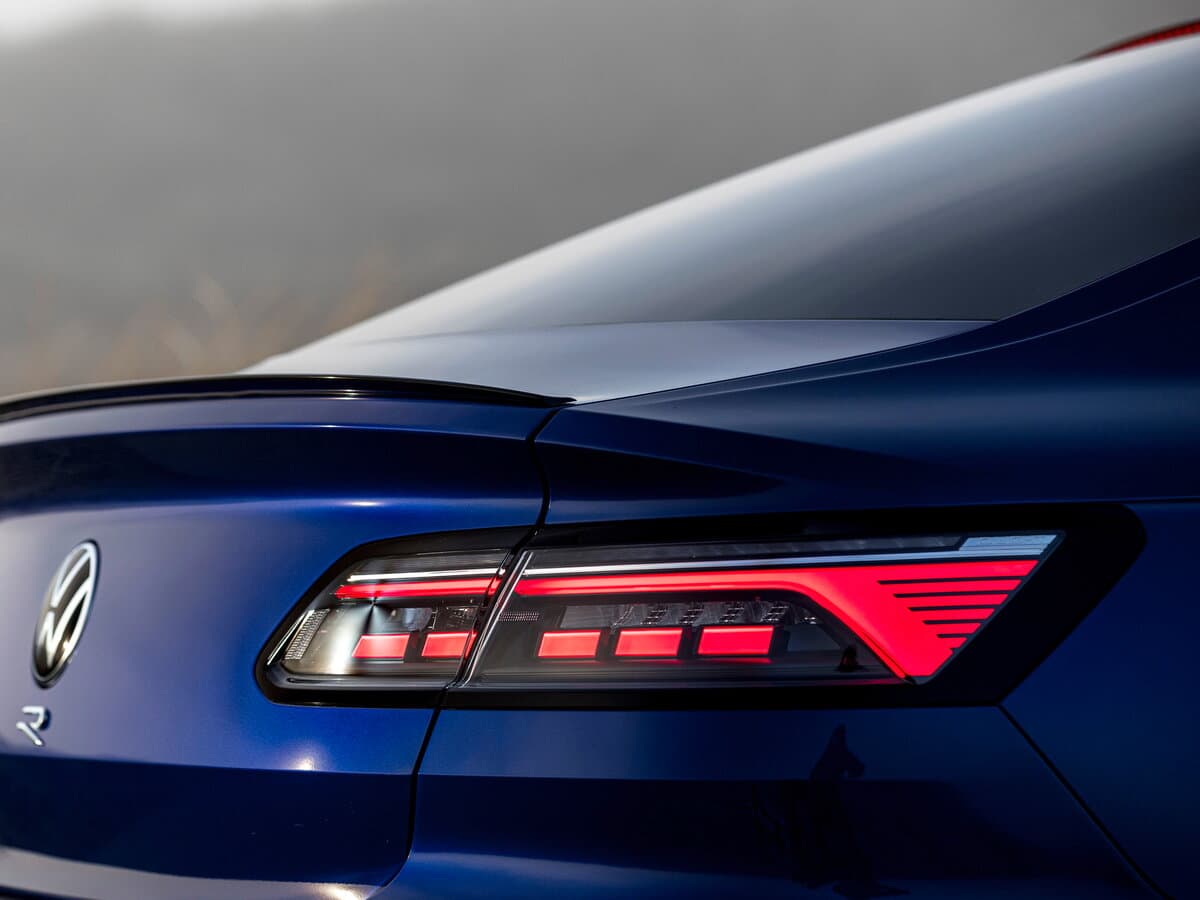 Volkswagen Arteon R 2020 – 2024 — Detal
