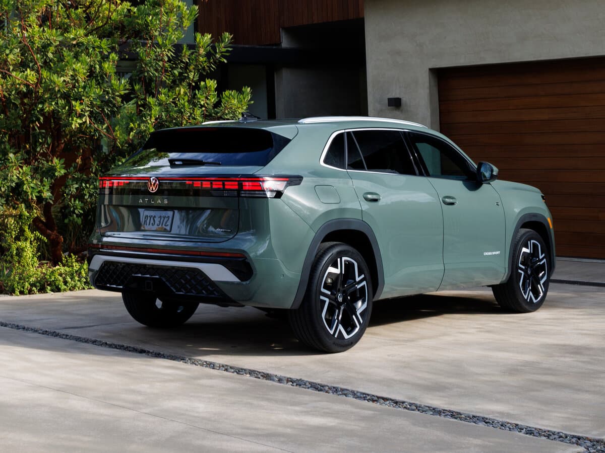 Volkswagen Atlas Cross Sport II — 3/4 arxadan
