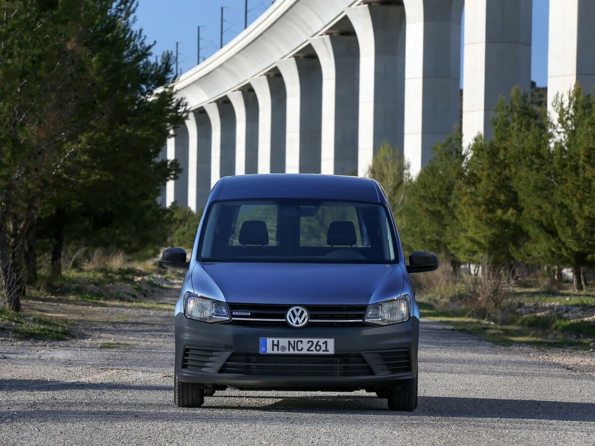 Volkswagen Caddy IV — Öndən