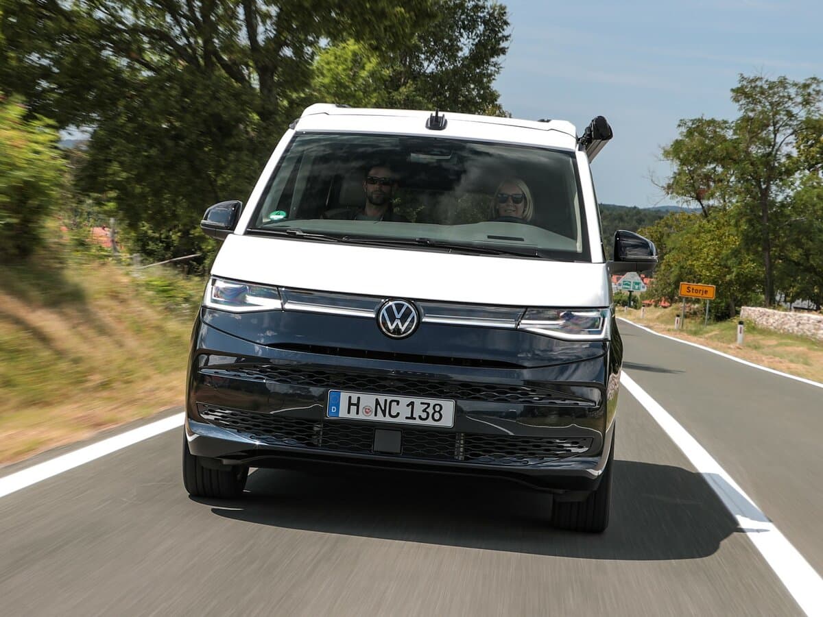 Volkswagen California T7 — Öndən