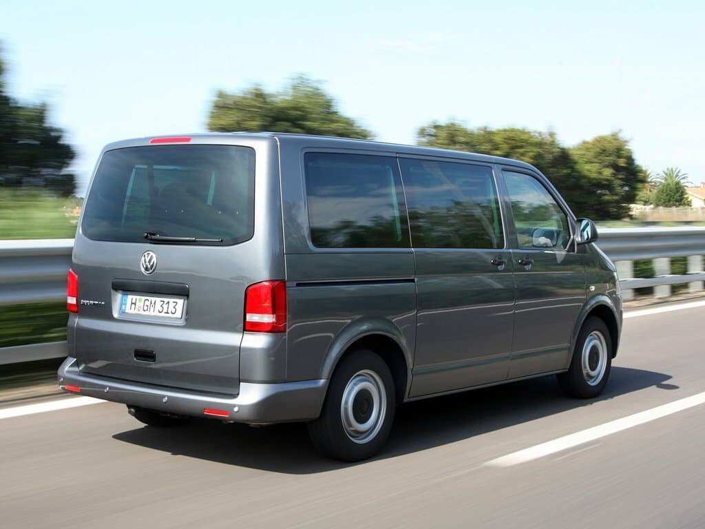 Volkswagen Caravelle T5 Restayling — 3/4 arxadan