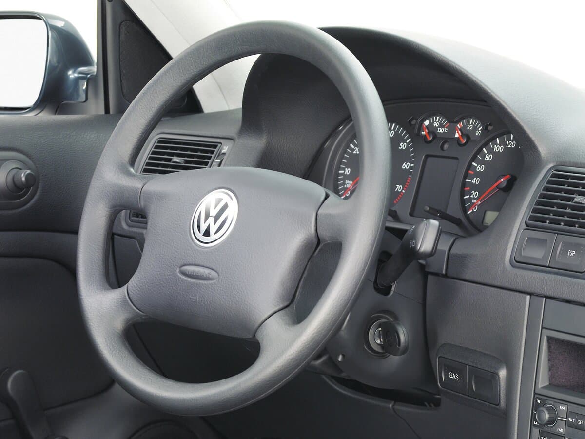 Volkswagen Golf IV — Sükan