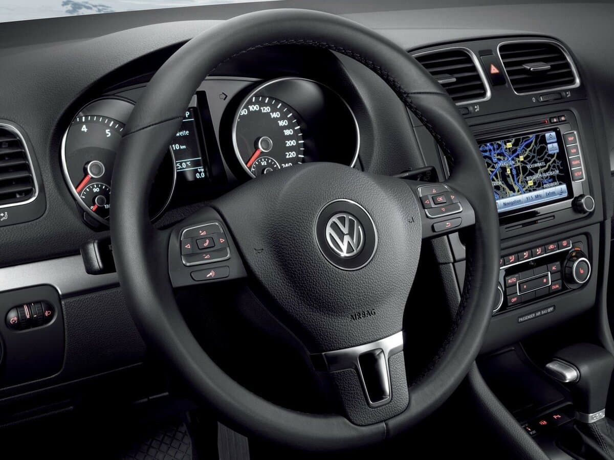 Volkswagen Golf VI — Sükan