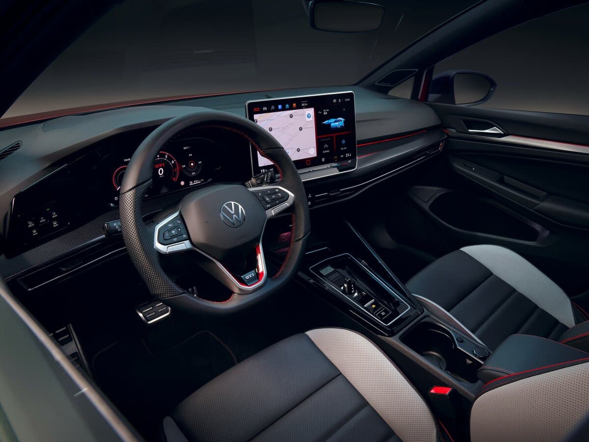 Volkswagen Golf GTI VIII Restayling — Salon, öndən