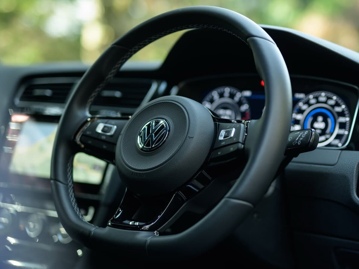 Volkswagen Golf R VII Restayling — Sükan