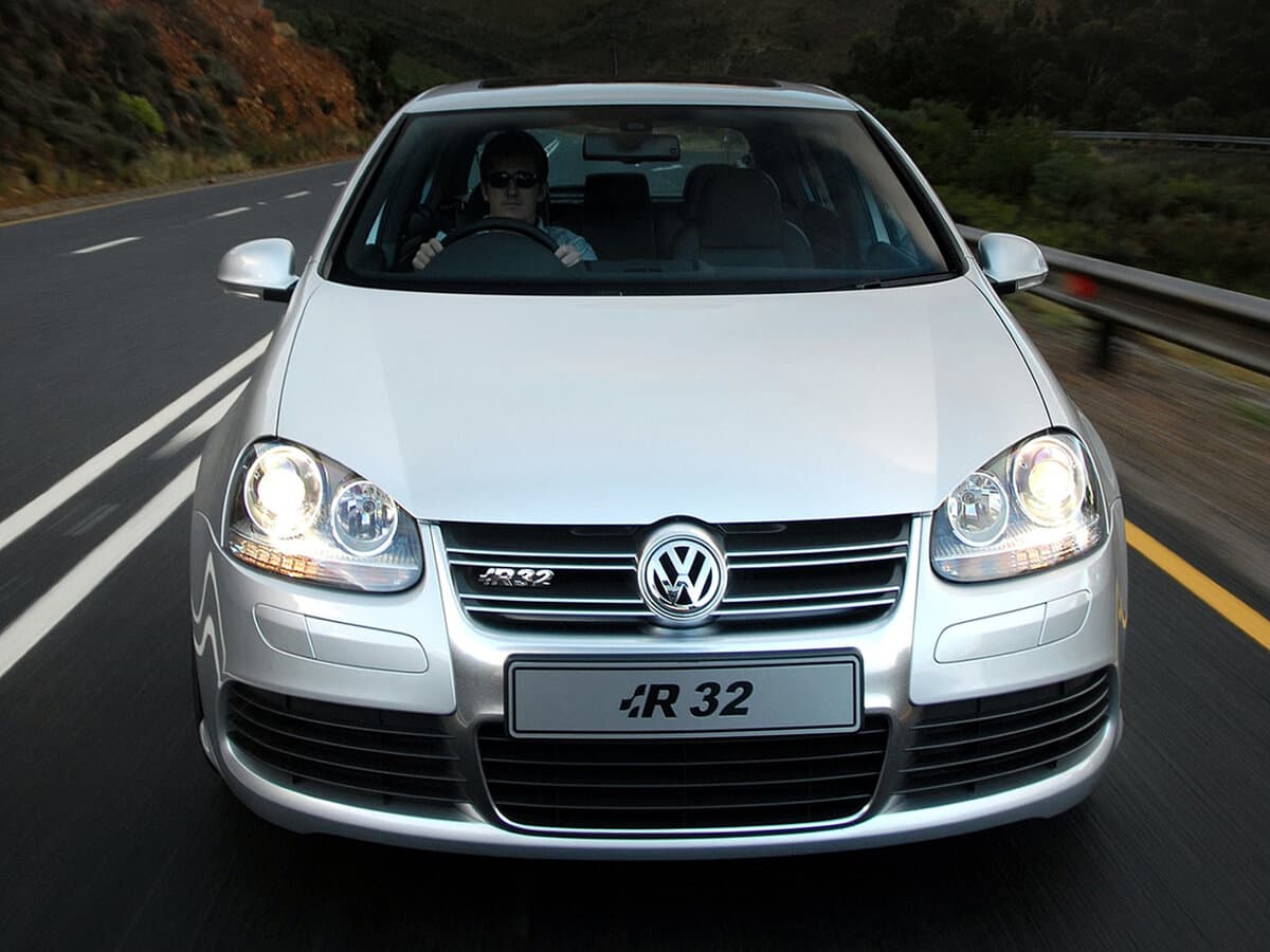 Volkswagen Golf R32 V — Öndən