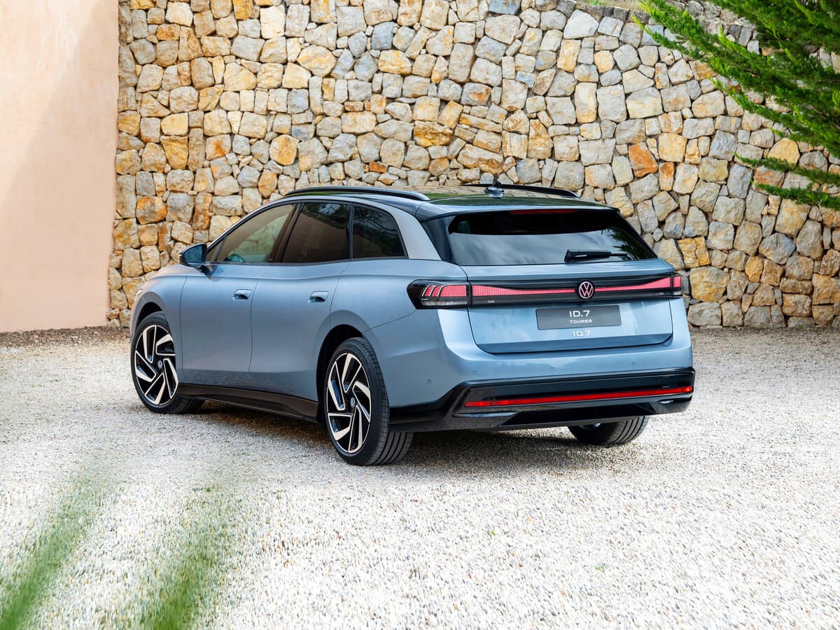 Volkswagen ID.7 2023 – indiyədək — 3/4 arxadan