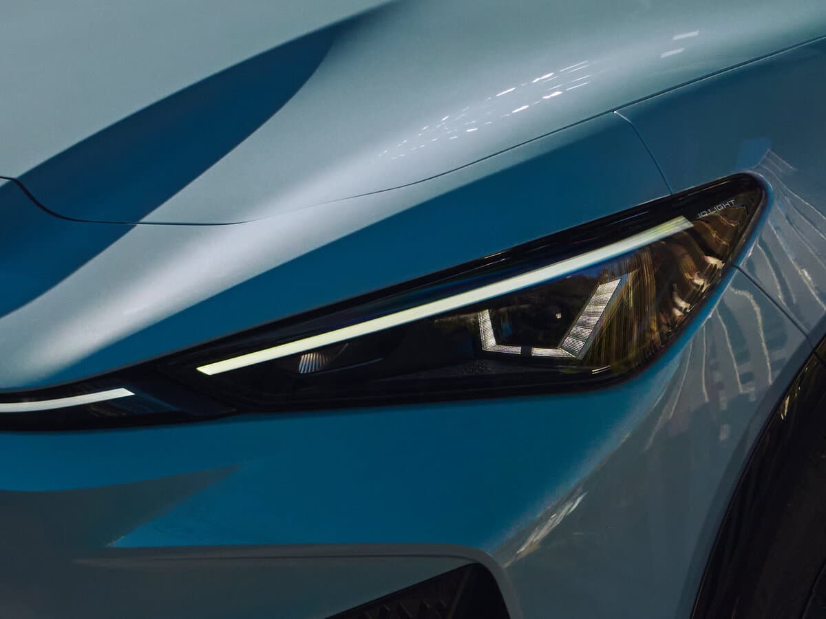 Volkswagen ID.Unyx 06 I Restayling — Fara