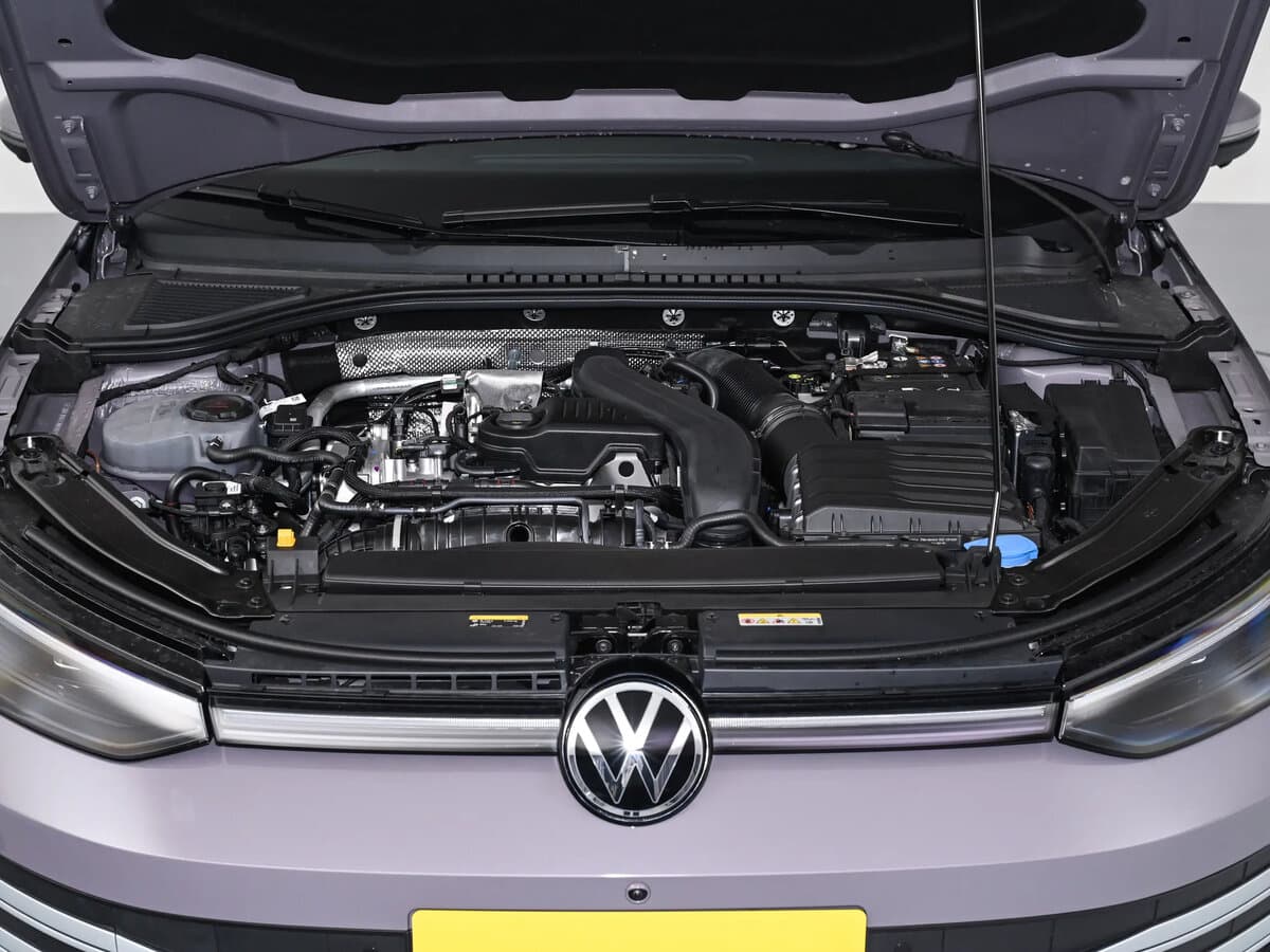 Volkswagen Lavida IV — Salon, öndən