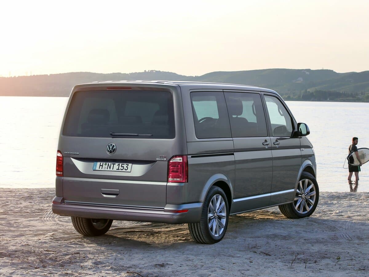 Volkswagen Multivan T6 — 3/4 arxadan